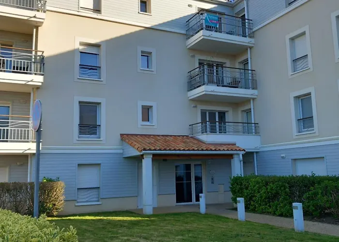 2 Proche Grande * سانت جيل كروا دي فيي